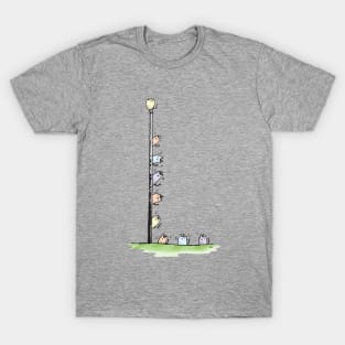 Winks climbing the pole T-Shirt